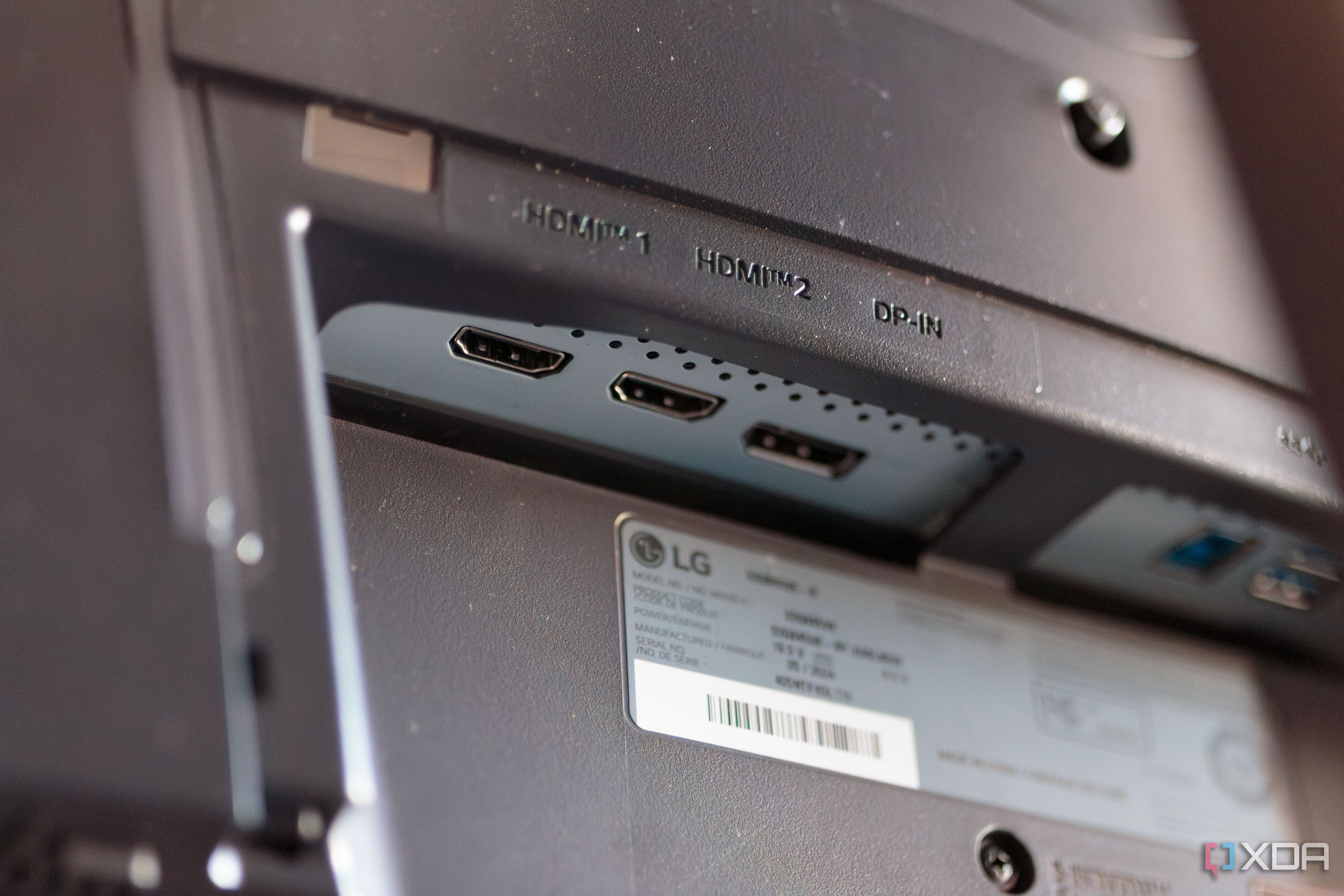 The video ports of the LG 32GS95UE.