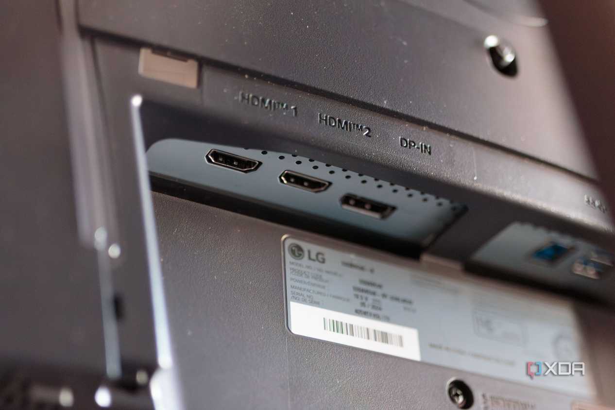 The video ports of the LG 32GS95UE.