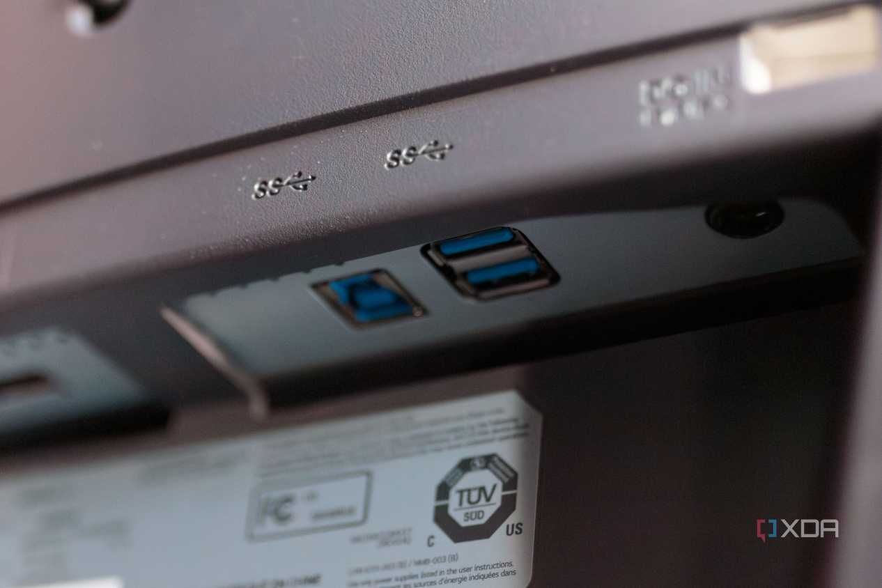 The USB ports on the LG 32GS95UE.