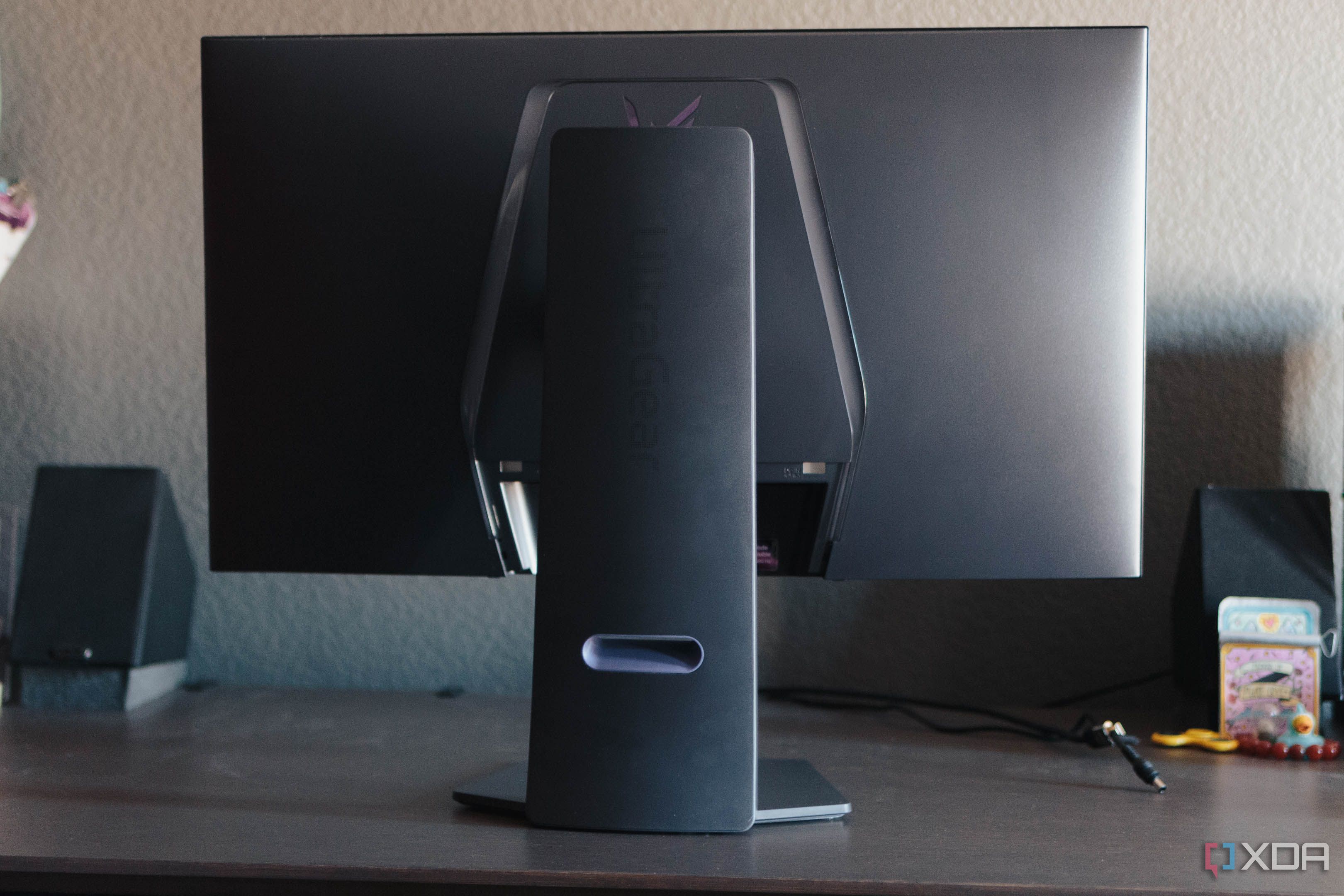 The rear of the LG 32GS95UE.
