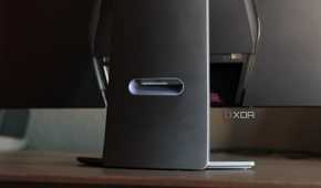 The rear of the stand of the LG 32GS95UE