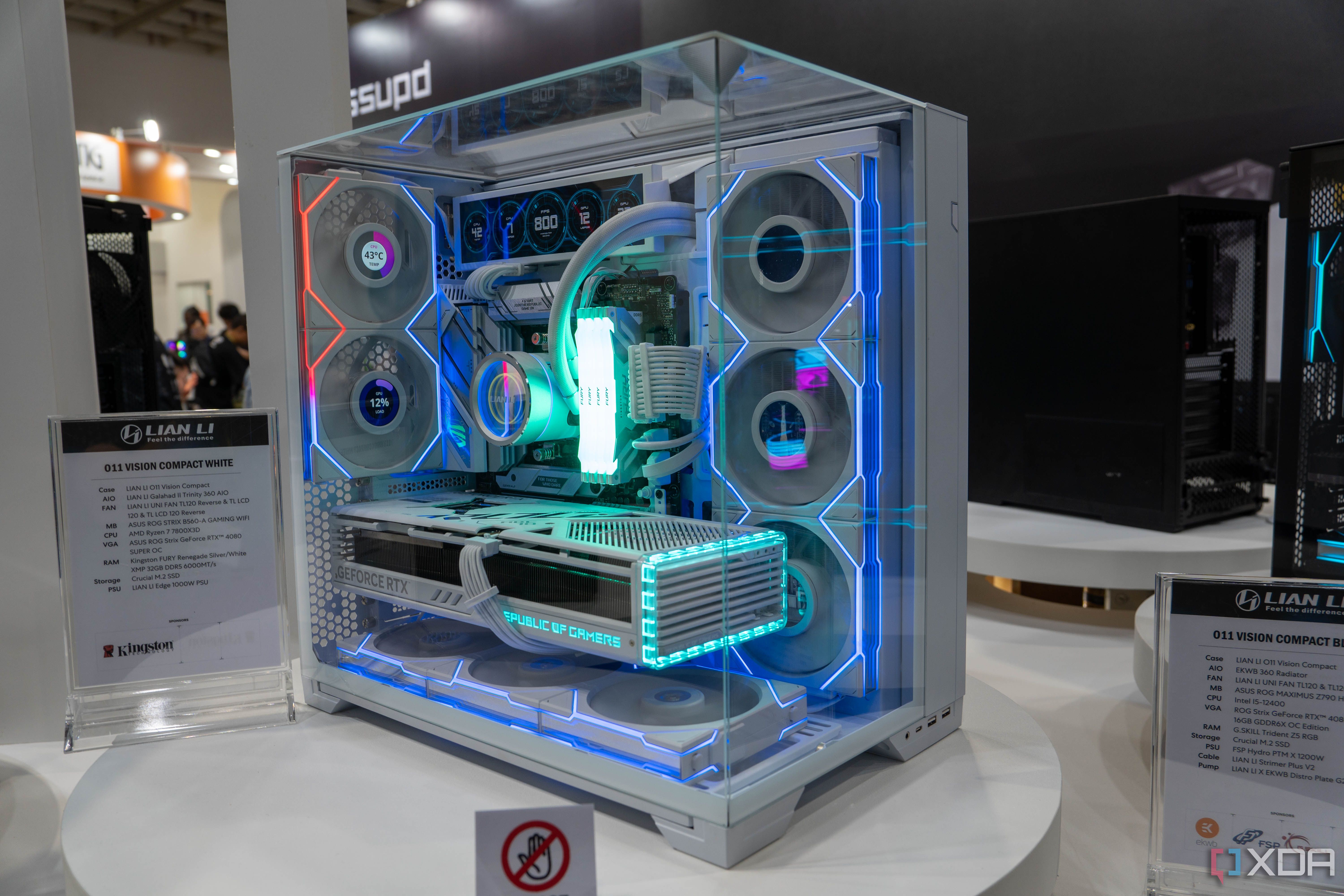 Lian Li 011 Vision with multi-colored lights inside