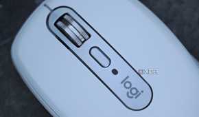 The scroll wheel and top button on the Logitech MX Anywhere 3S mouse.