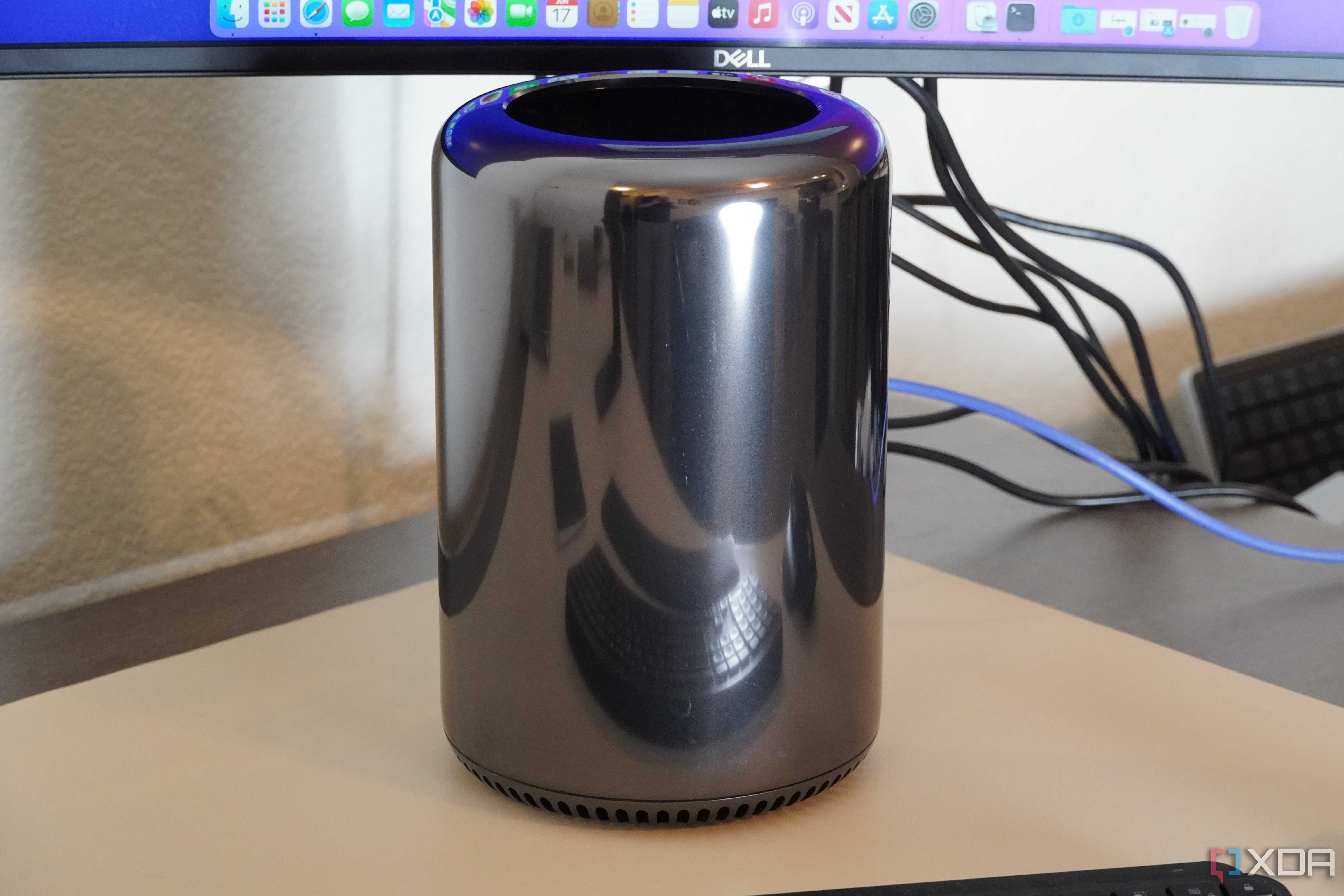 A Mac Pro cylinder after upgrades.