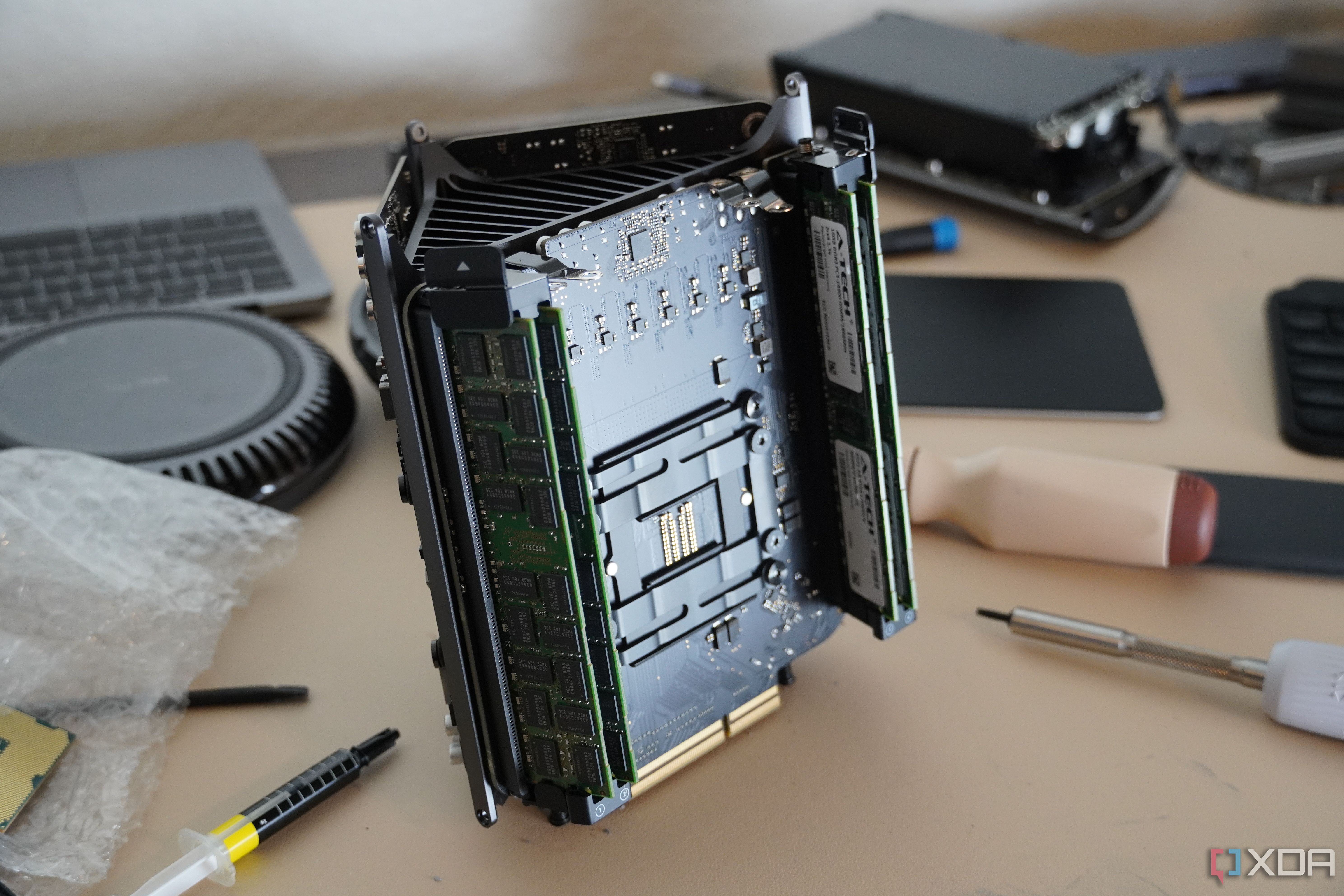 The memory sticks on a trash can Mac Pro.