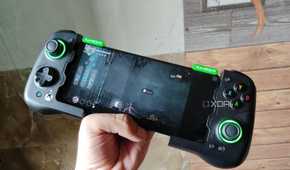 Ender Lilies running on a Poco F5 via Mobox, with a GameSir X4 Aileron controller connected to the phone