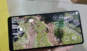 Baldur's Gate 2 running on a Poco F5 via Mobox
