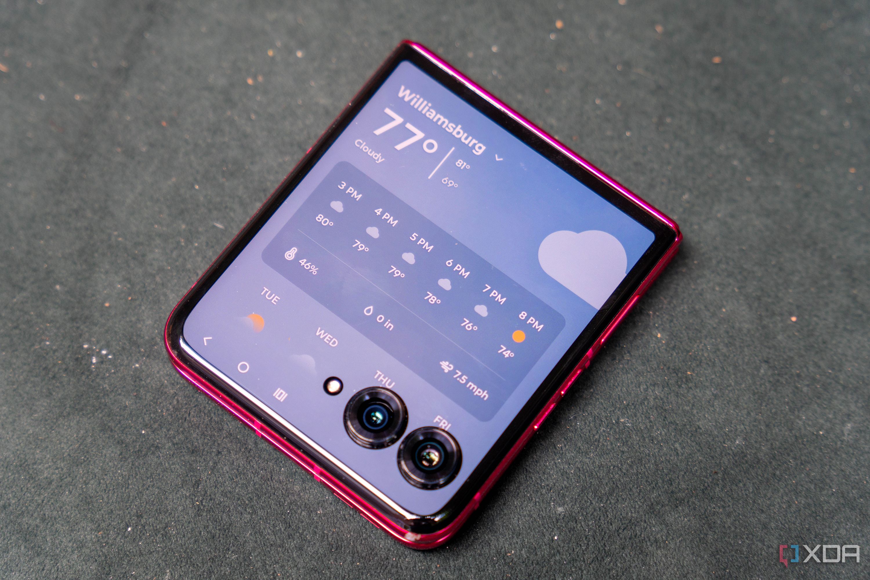Hands on: The Motorola Razr (2024) sets the bar for foldable flip ...