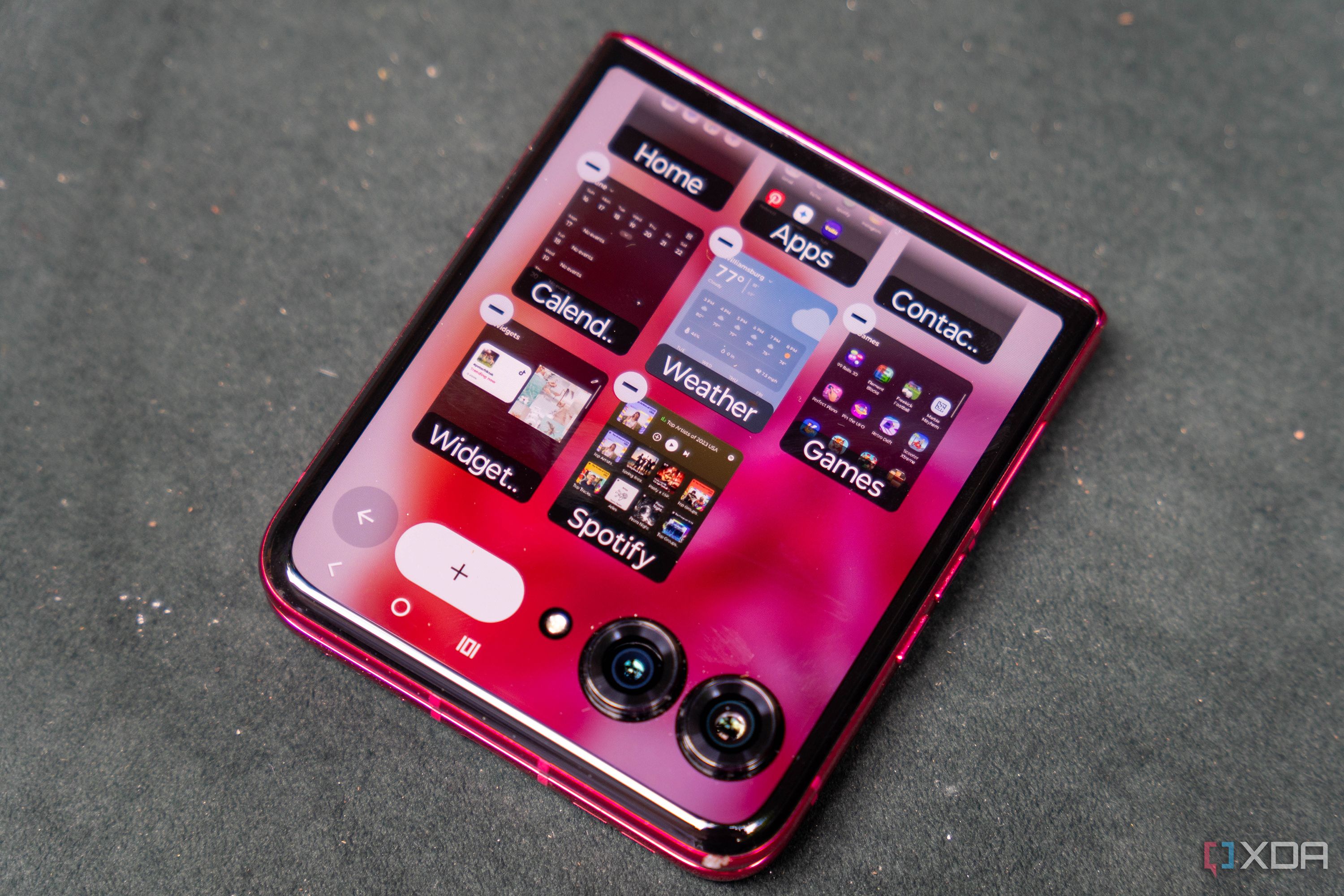 Hands on: The Motorola Razr (2024) sets the bar for foldable flip ...