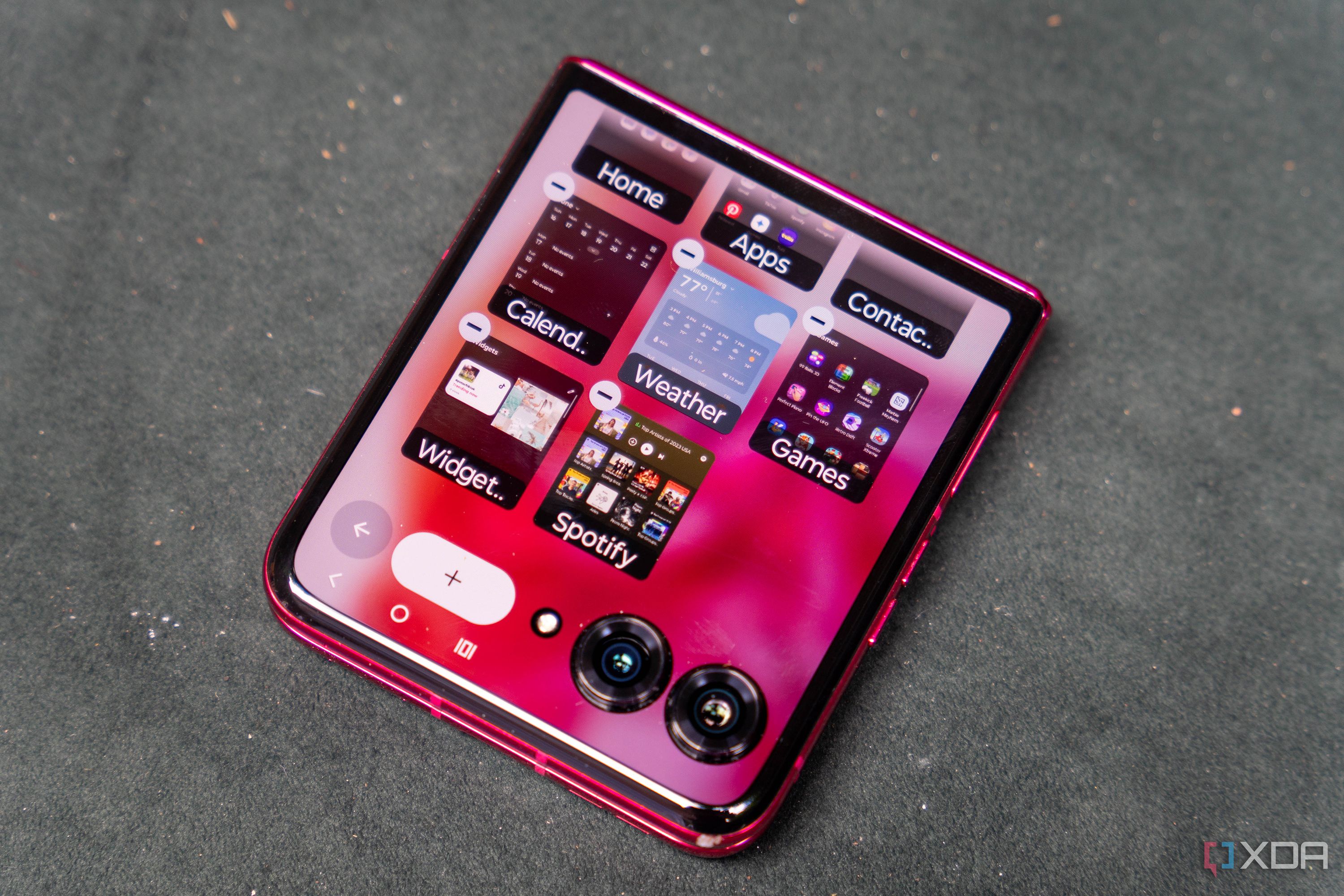 Hands on: The Motorola Razr (2024) sets the bar for foldable flip ...