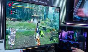 MSI MEG 321URX QD-OLED at Computex