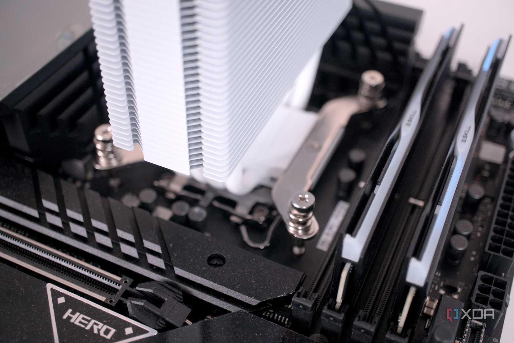 Installing the NZXT T120 RGB