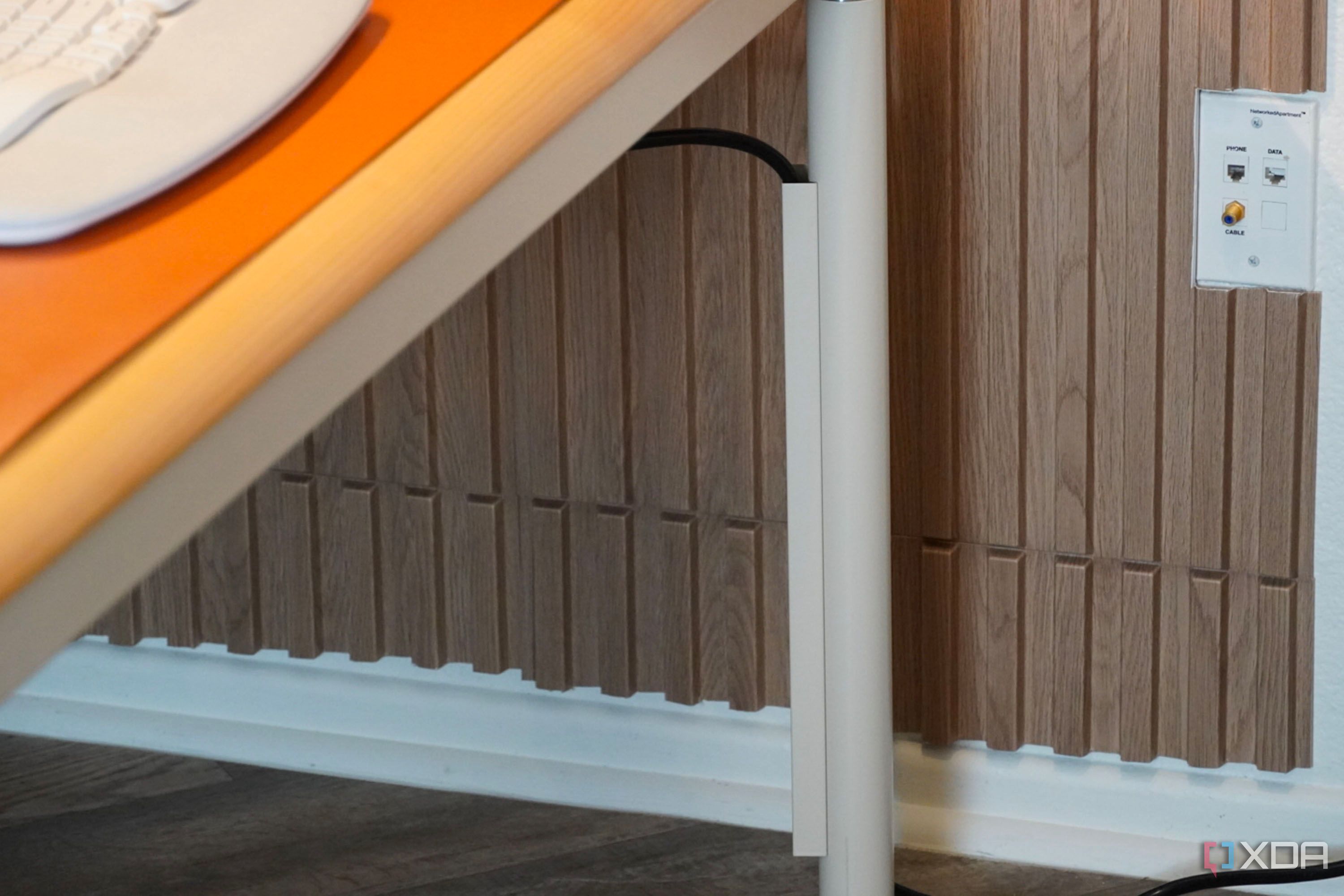 The cable management leg cover on the SmartDesk Levitate.