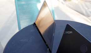 An angled view of the Arzopa portable monitor.