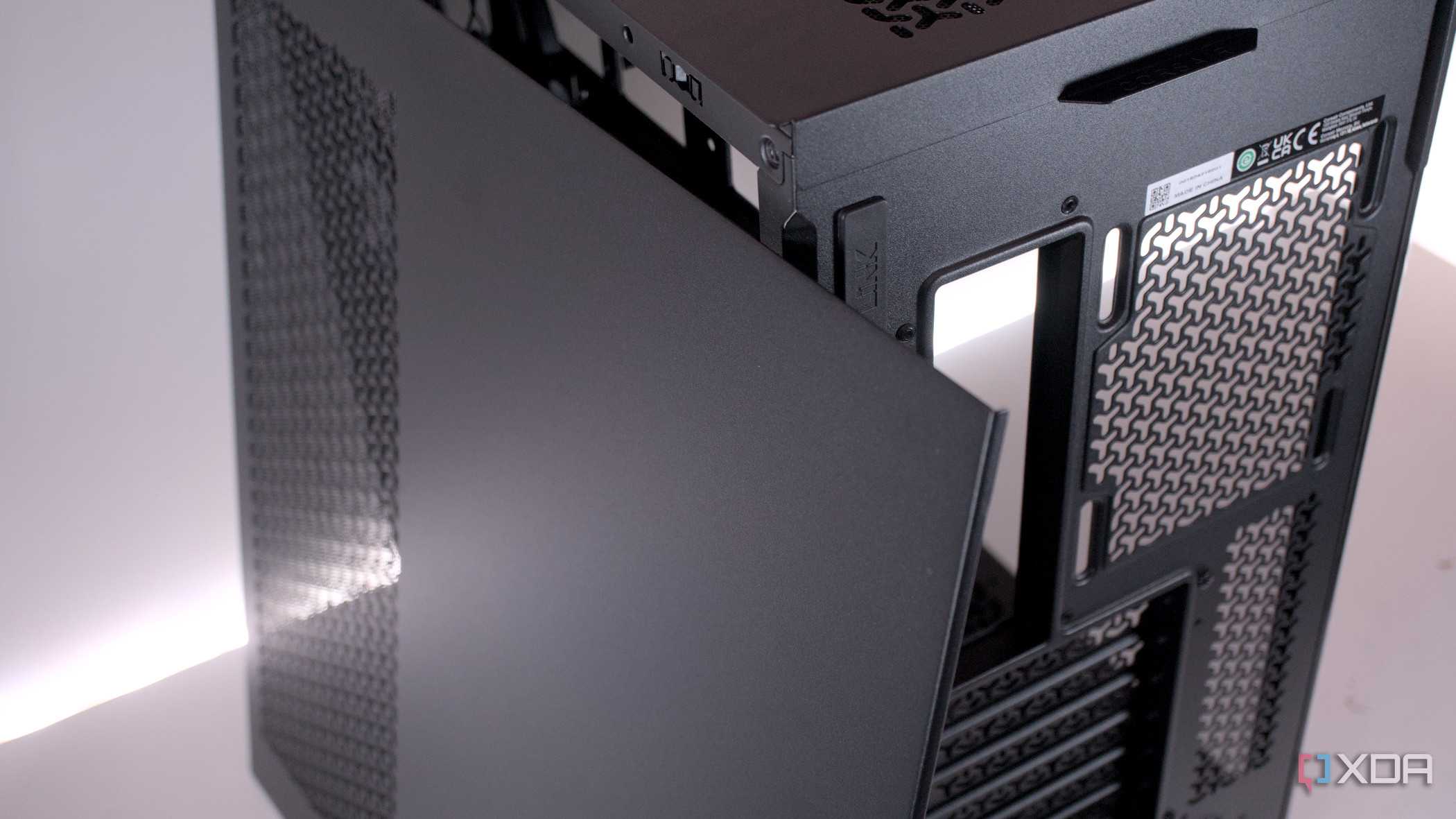 Corsair 3500X ARGB panel removed