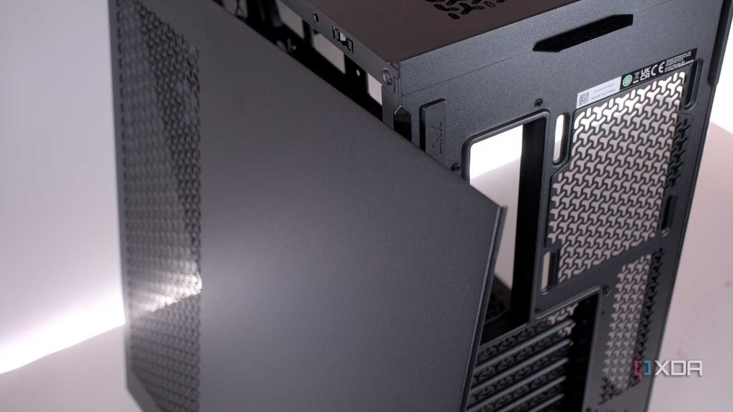 Corsair 3500X ARGB panel removed