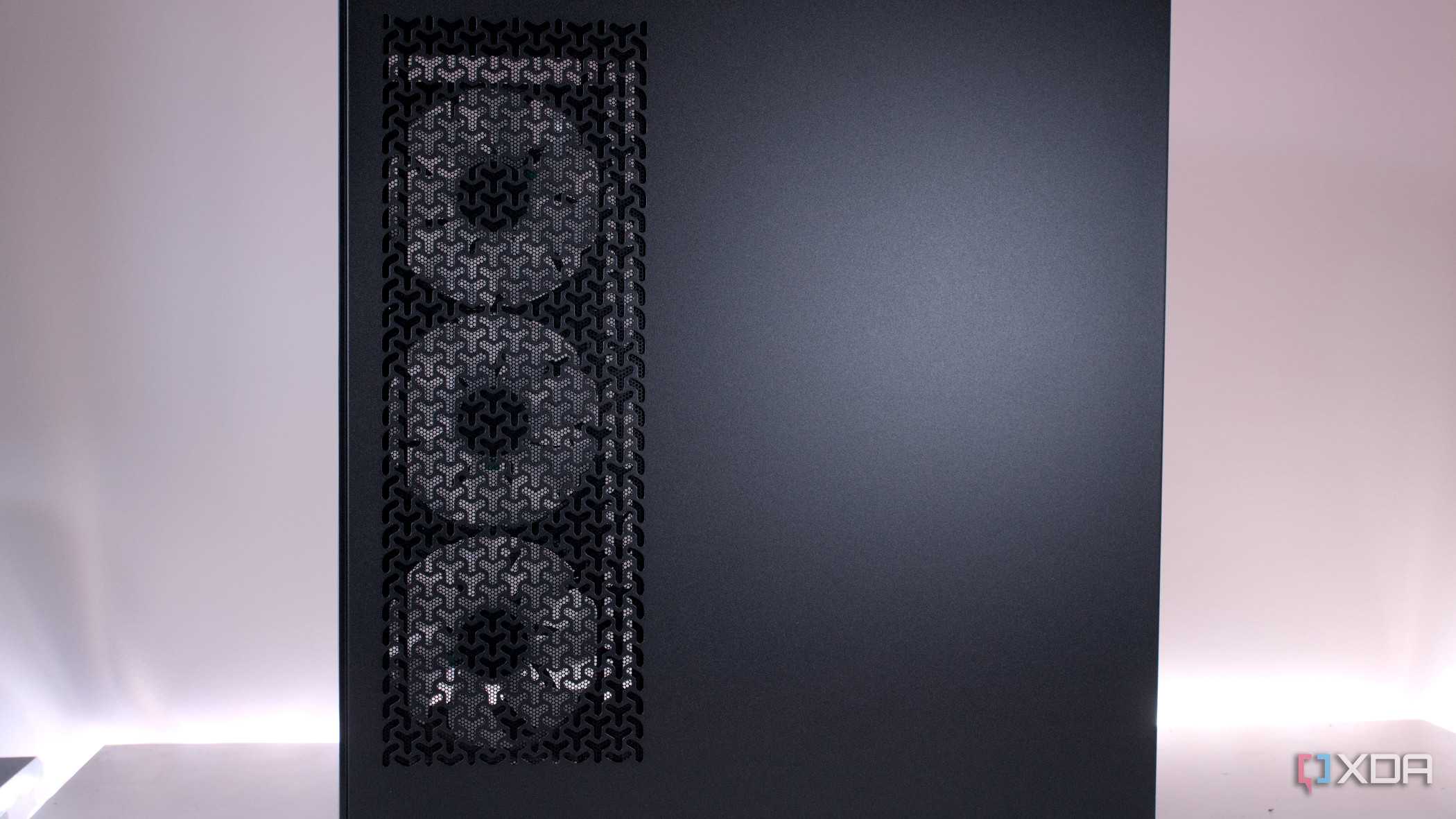 Side view of the Corsair 3500X ARGB