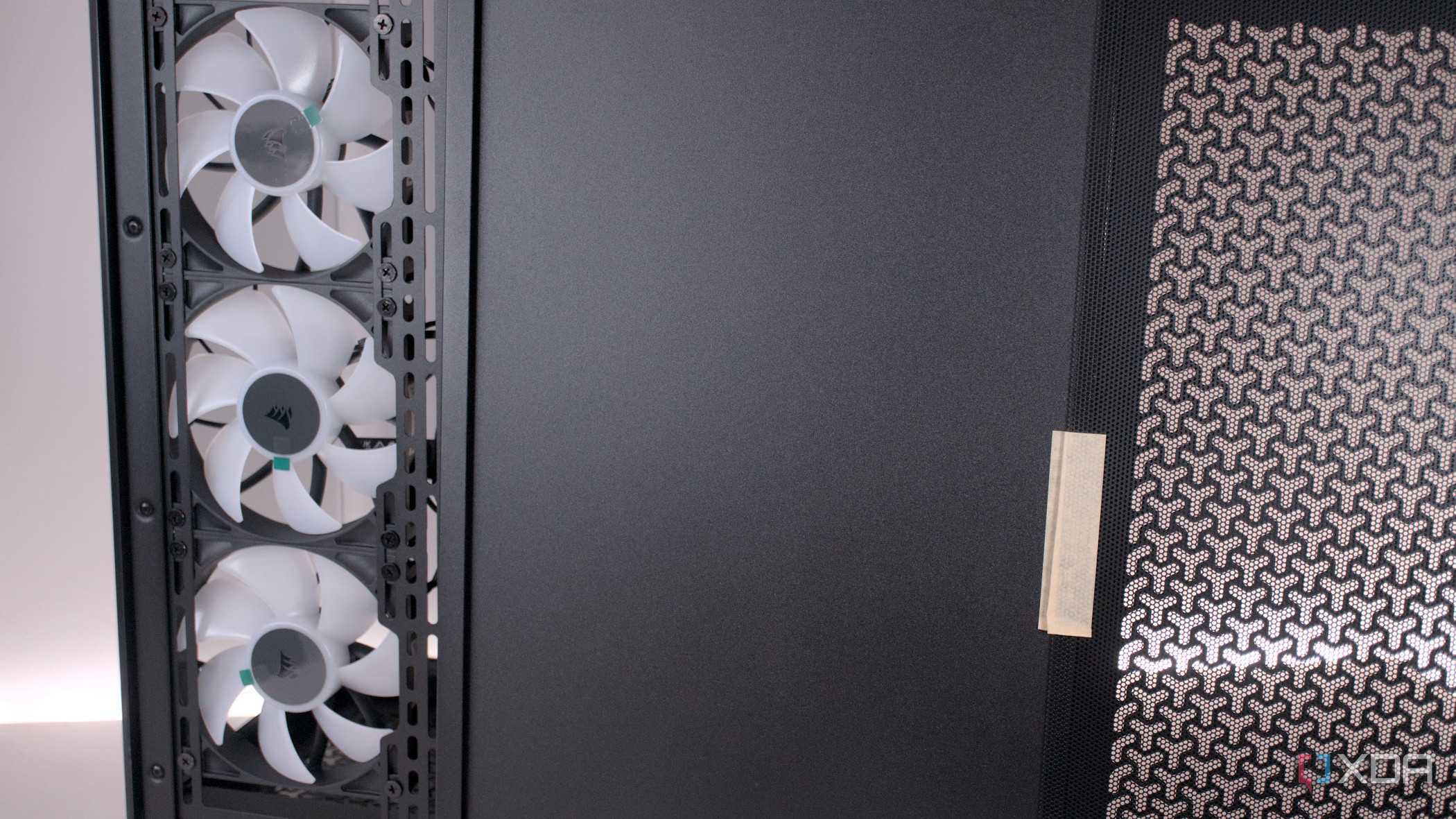 Removing the Corsair 3500X ARGB side panel