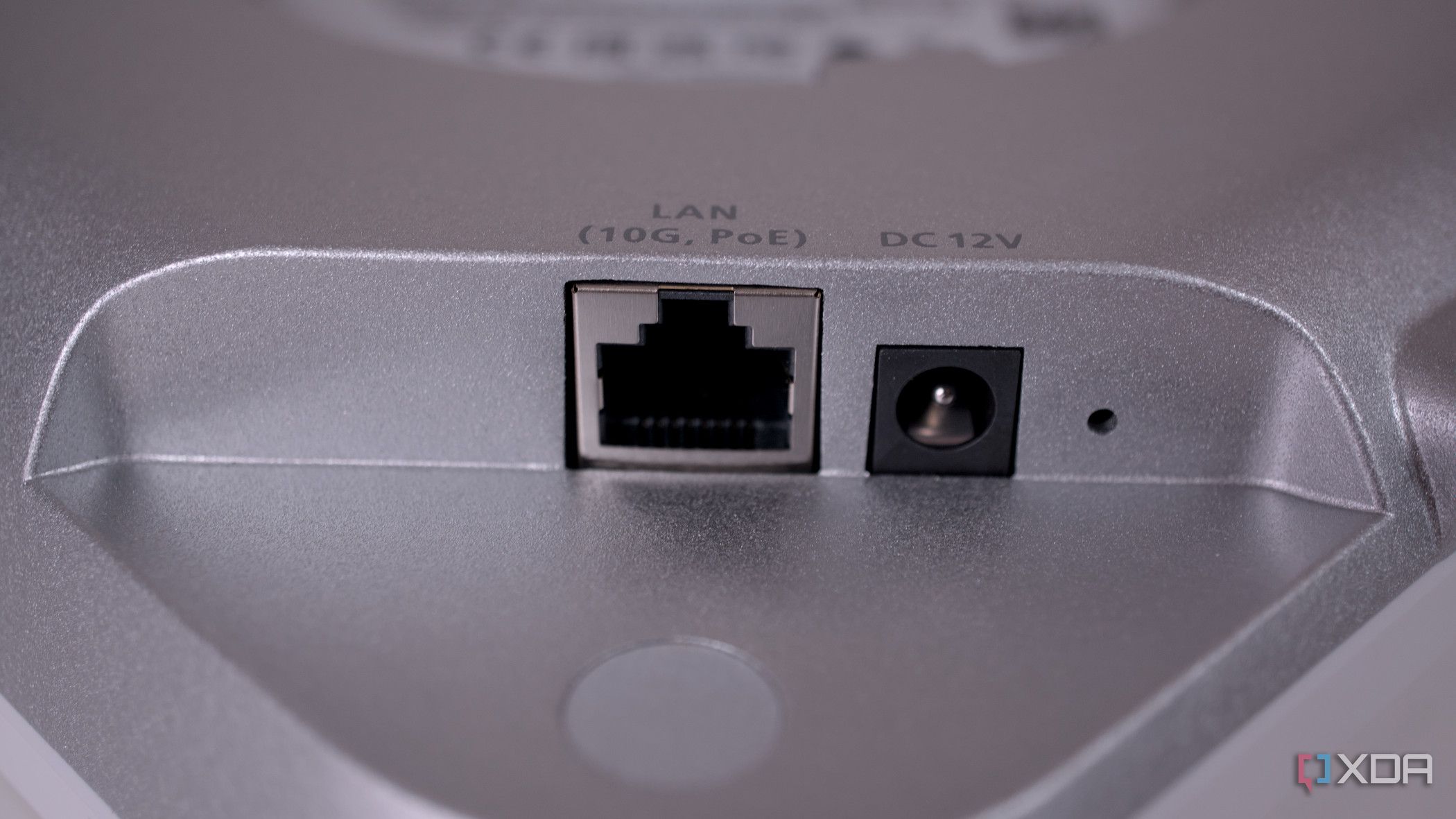 EnGenius ECW526 ports
