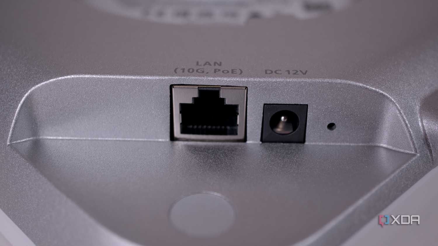 EnGenius ECW526 ports