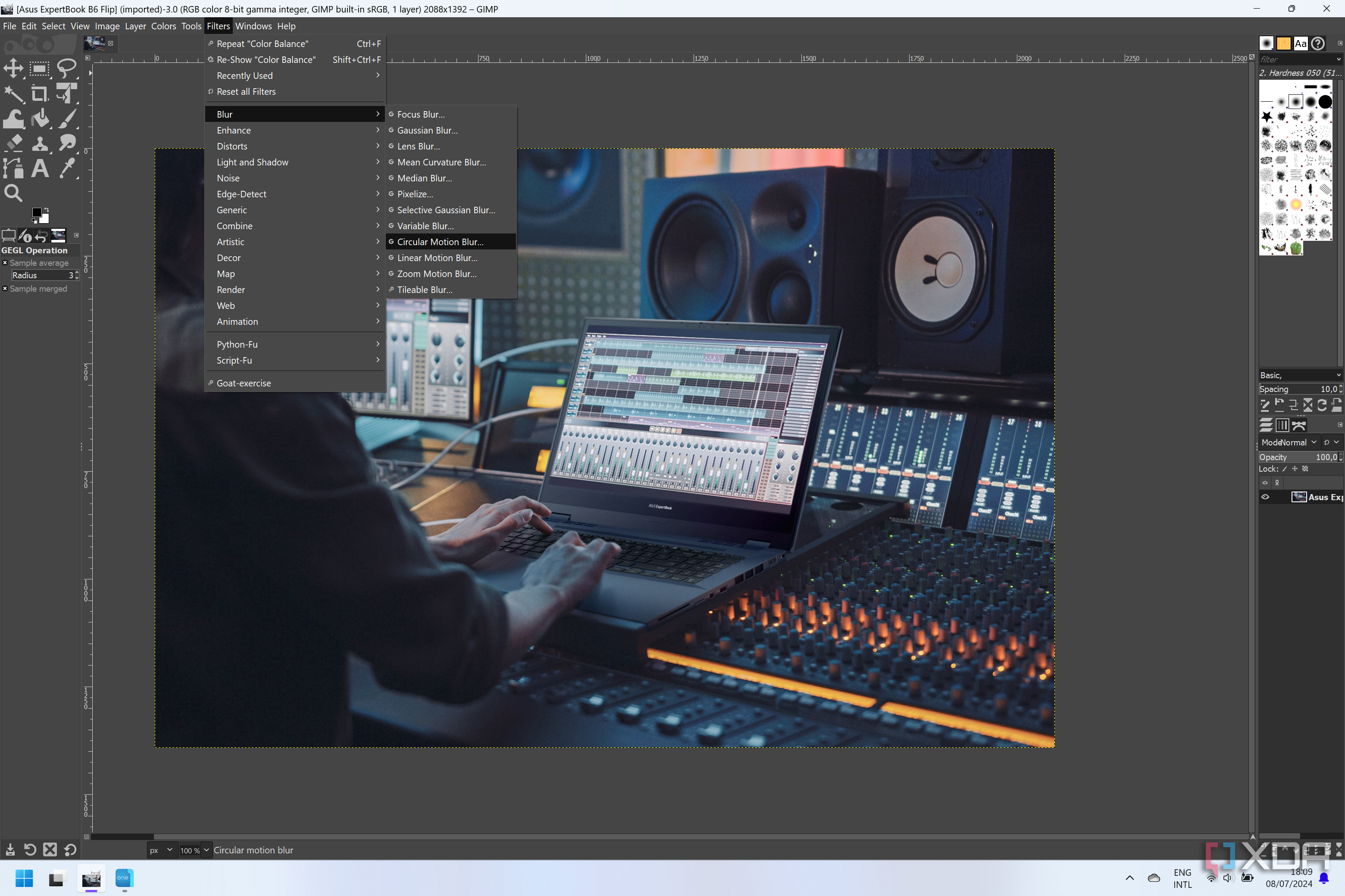 Screenshot of GIMP while using the menu