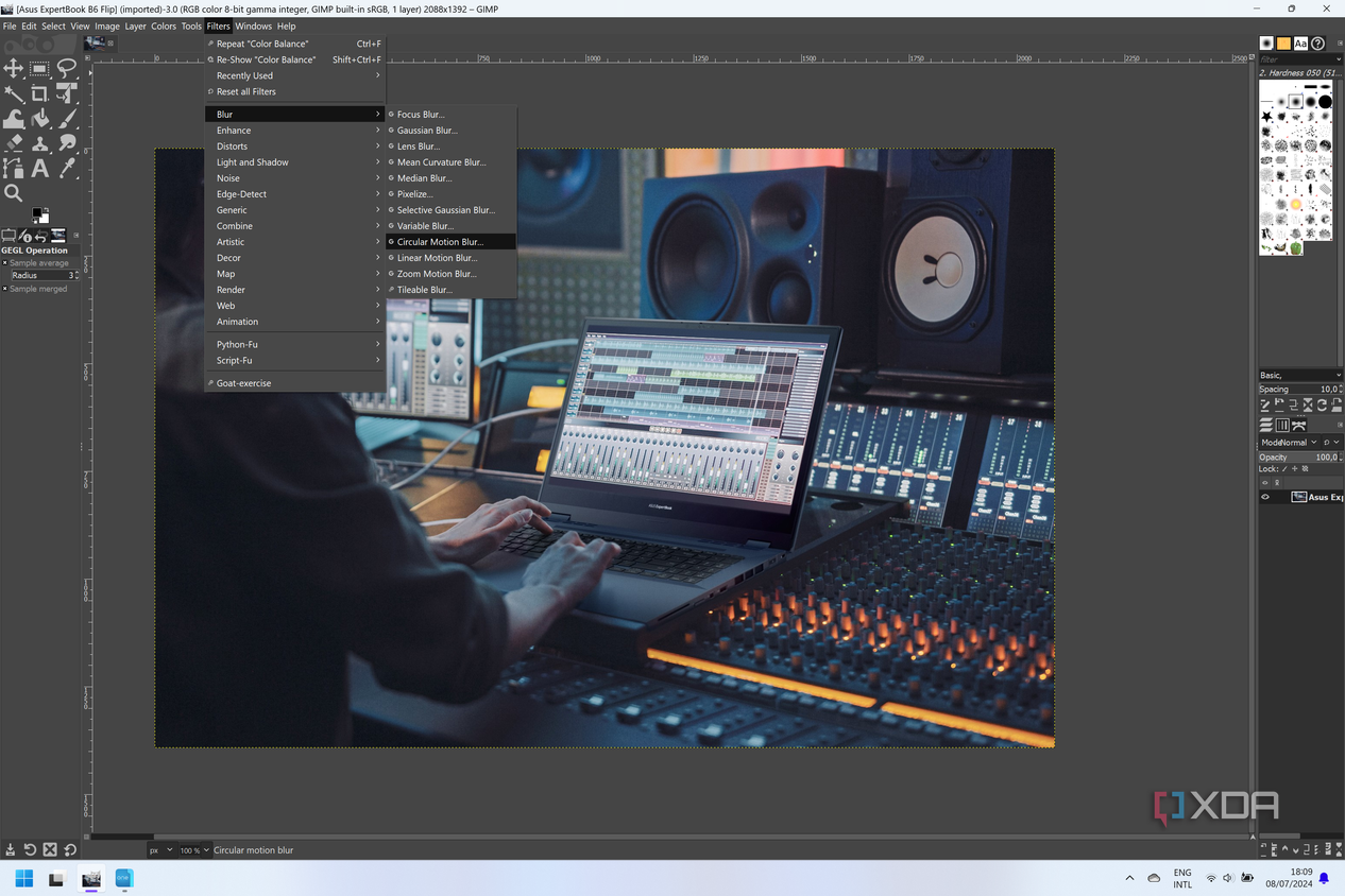 Screenshot of GIMP while using the menu