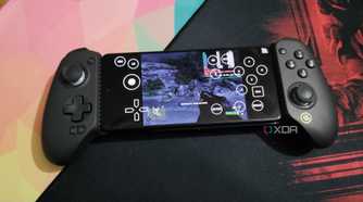 Crysis on a Poco F5 via Horizon-Emu, with the phone connected to a GameSir G8 Plus controller
