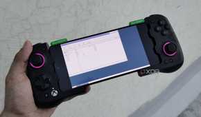 A Horizon-Emu container running on a Poco F5 connected to a GameSir X4 Aileron controller