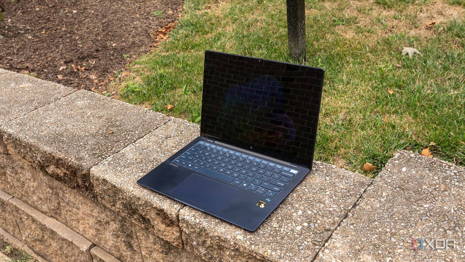HP EliteBook Ultra-19