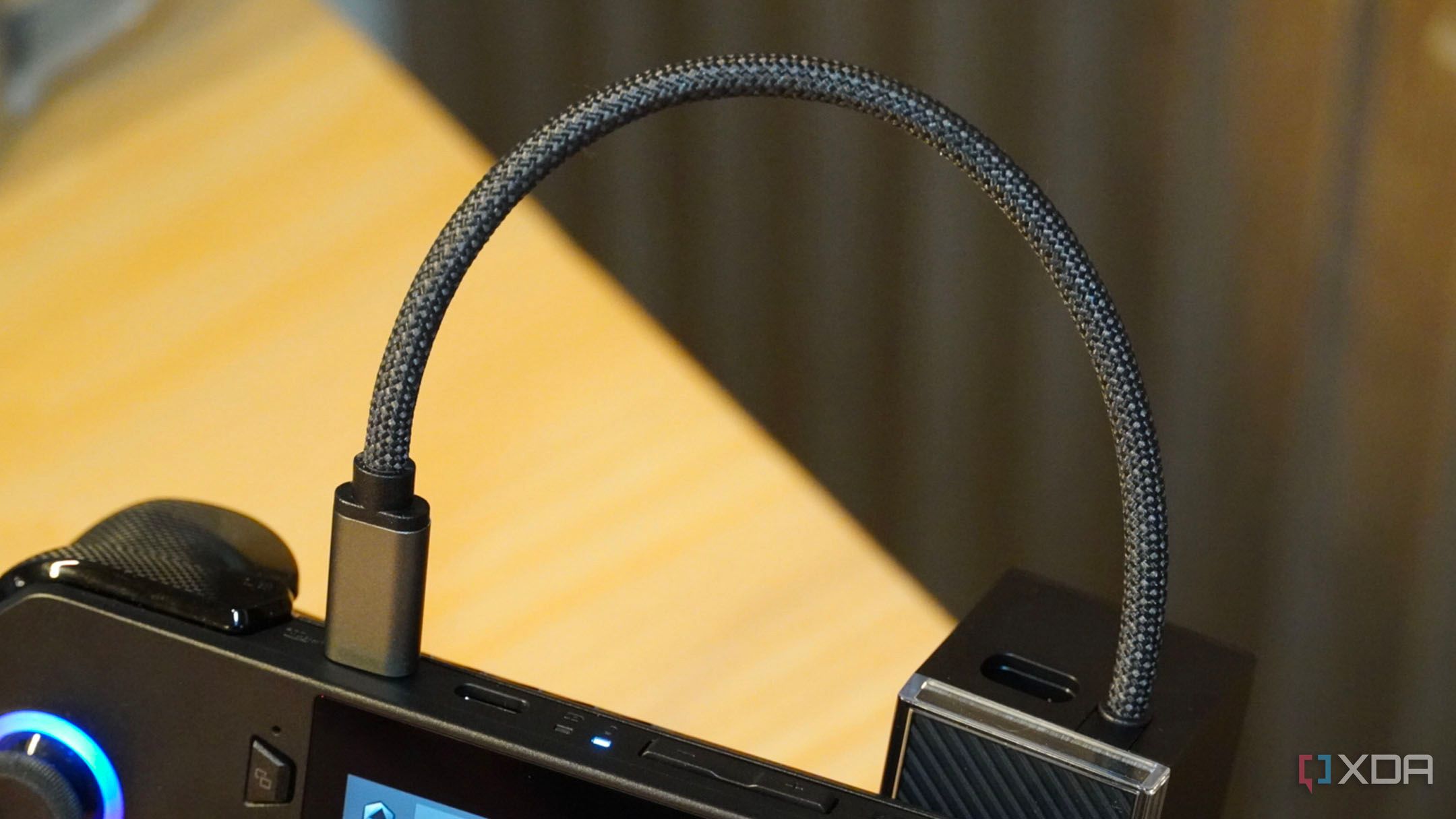 The cable for the Jsaux USB-C docking station.