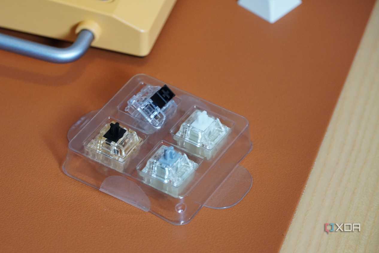 The extra NuPhy Field75 switches.