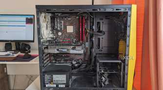 Side view of a gaming pc with the side panel removed