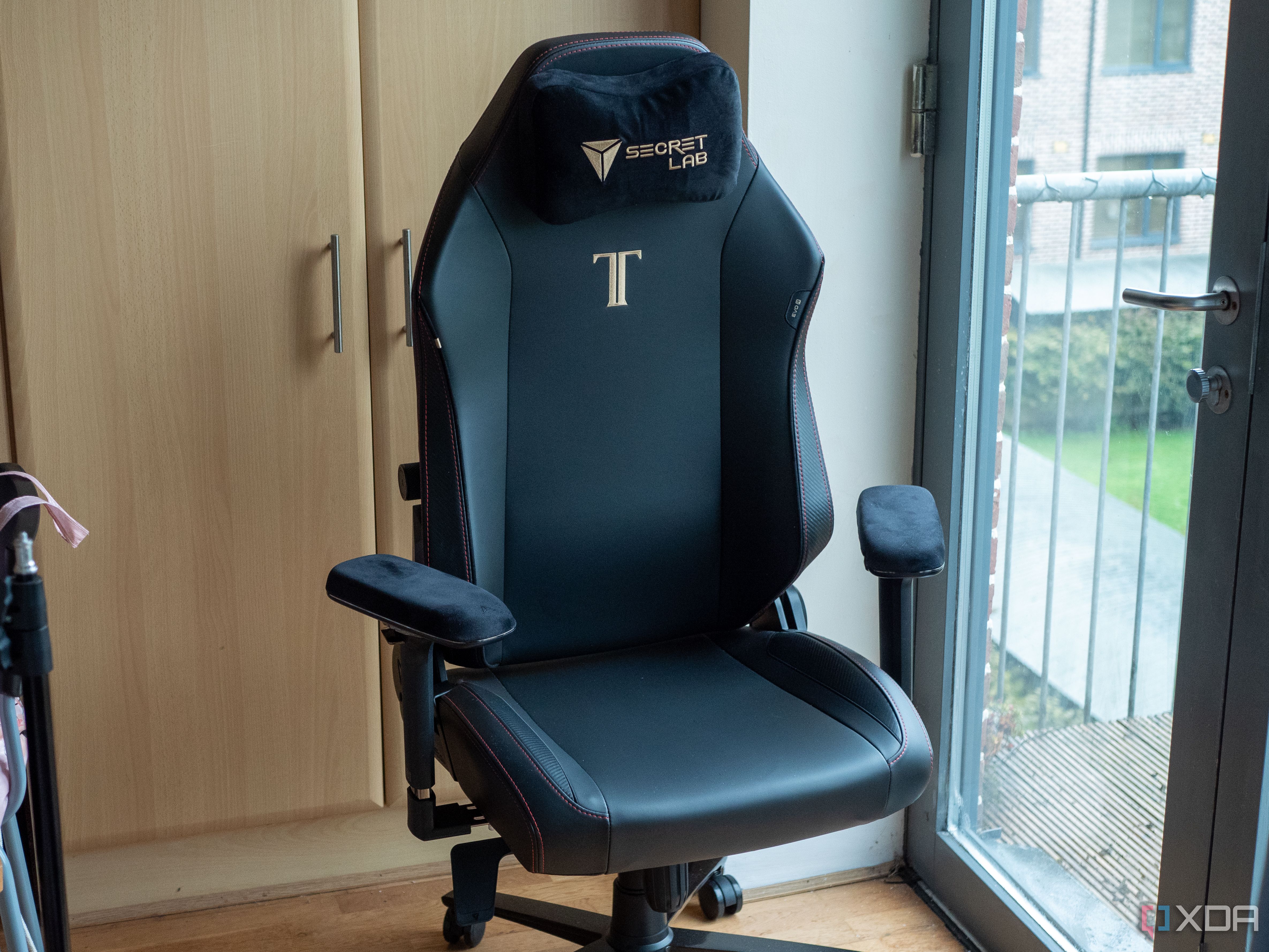 Full Secretlab Titan Evo 2022 chair