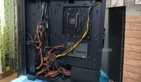 A server PC with its back panel removed