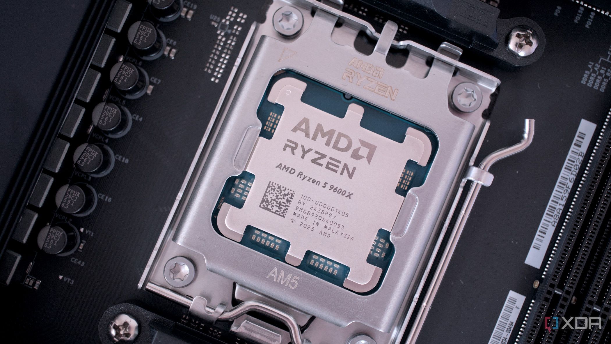 新品未開封 AMD Ryzen 5 9600X Amazon.com: AMD Ryzen™ 5 9600X 6-Core, 12-Thread Unlocked