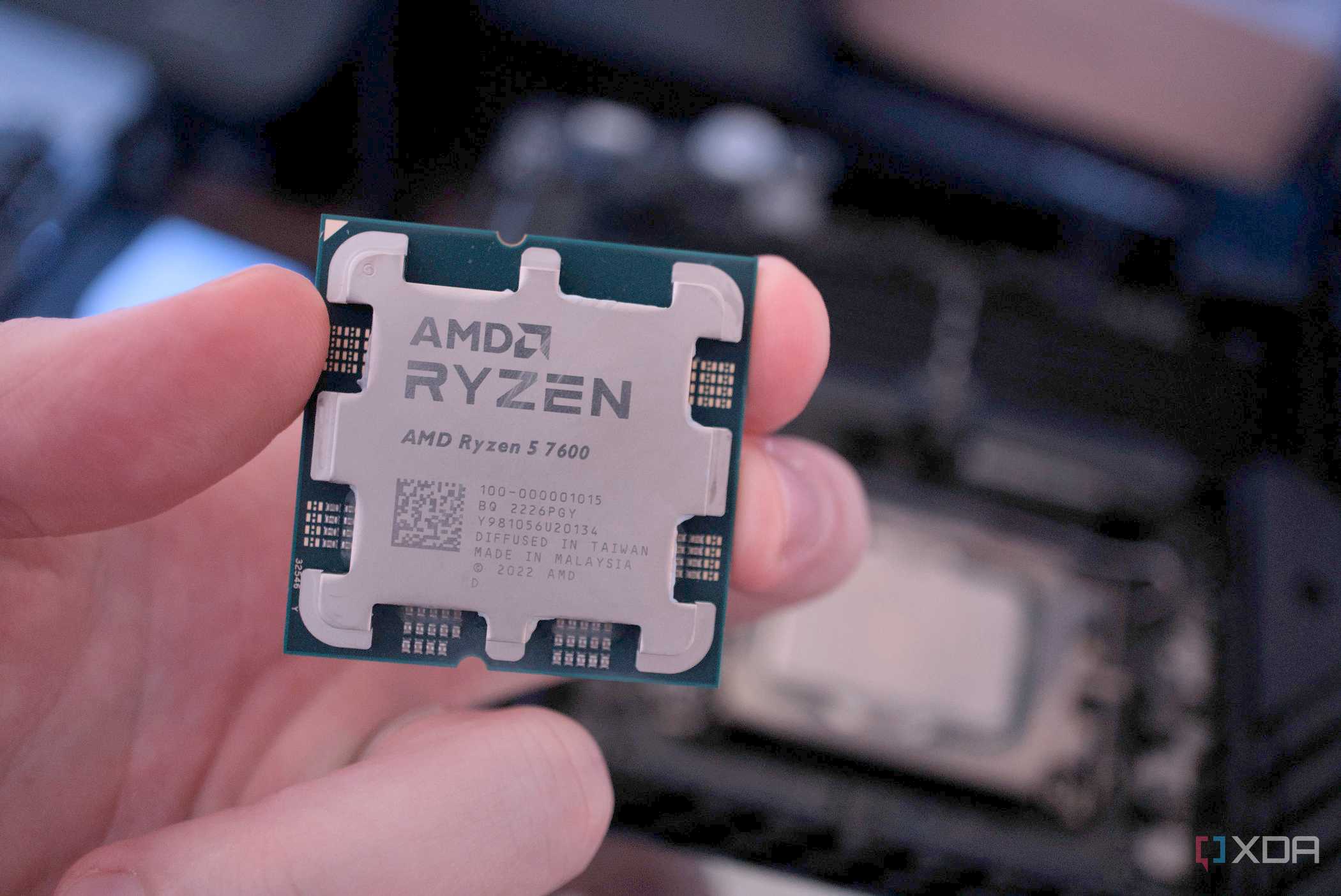 AMD Ryzen 7 7700 and Intel CPU