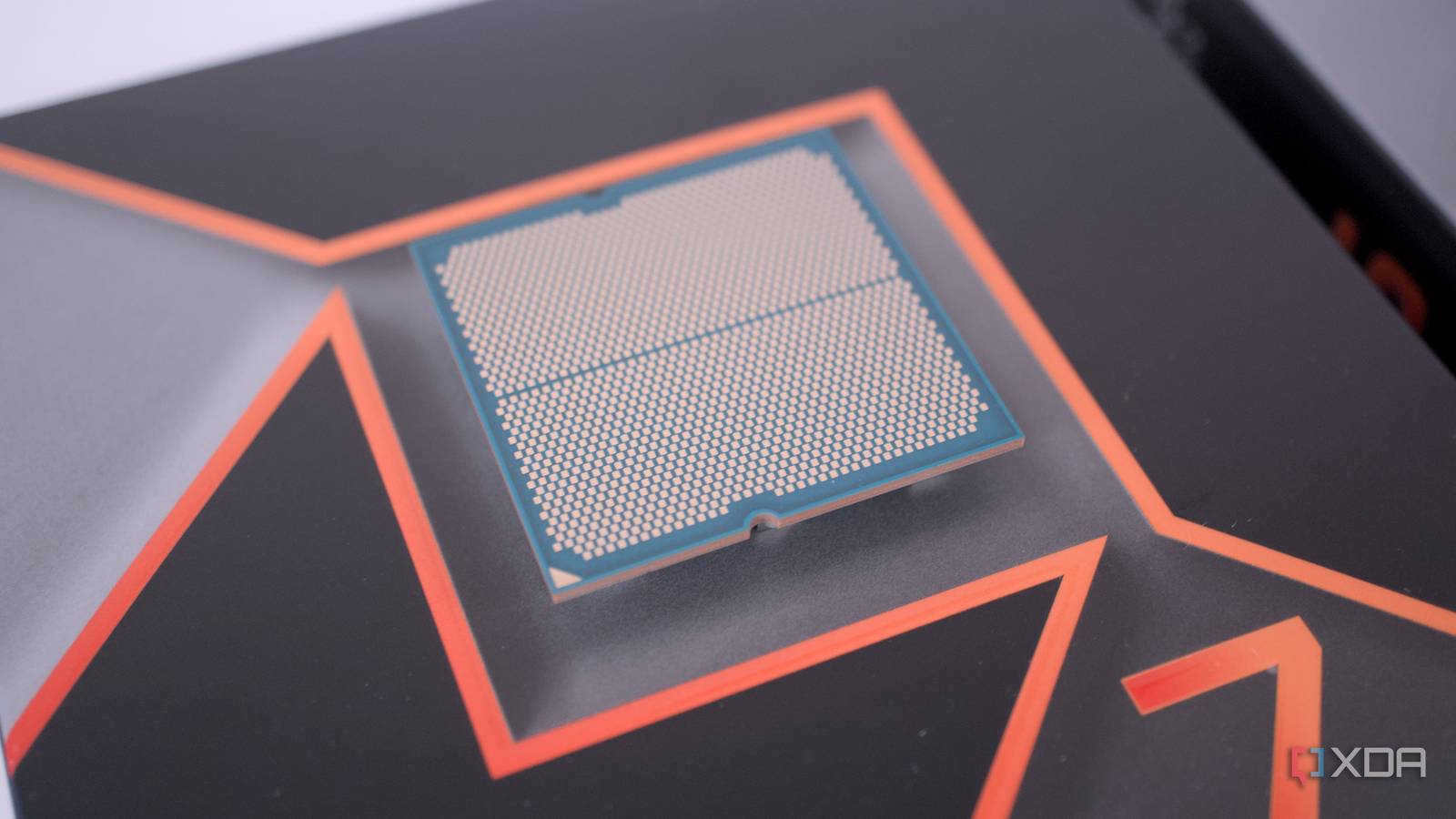 Depois de quatro anos, o Ryzen 7 5800X3D ainda está sendo negociado com chips mais novos nos jogos que importam.