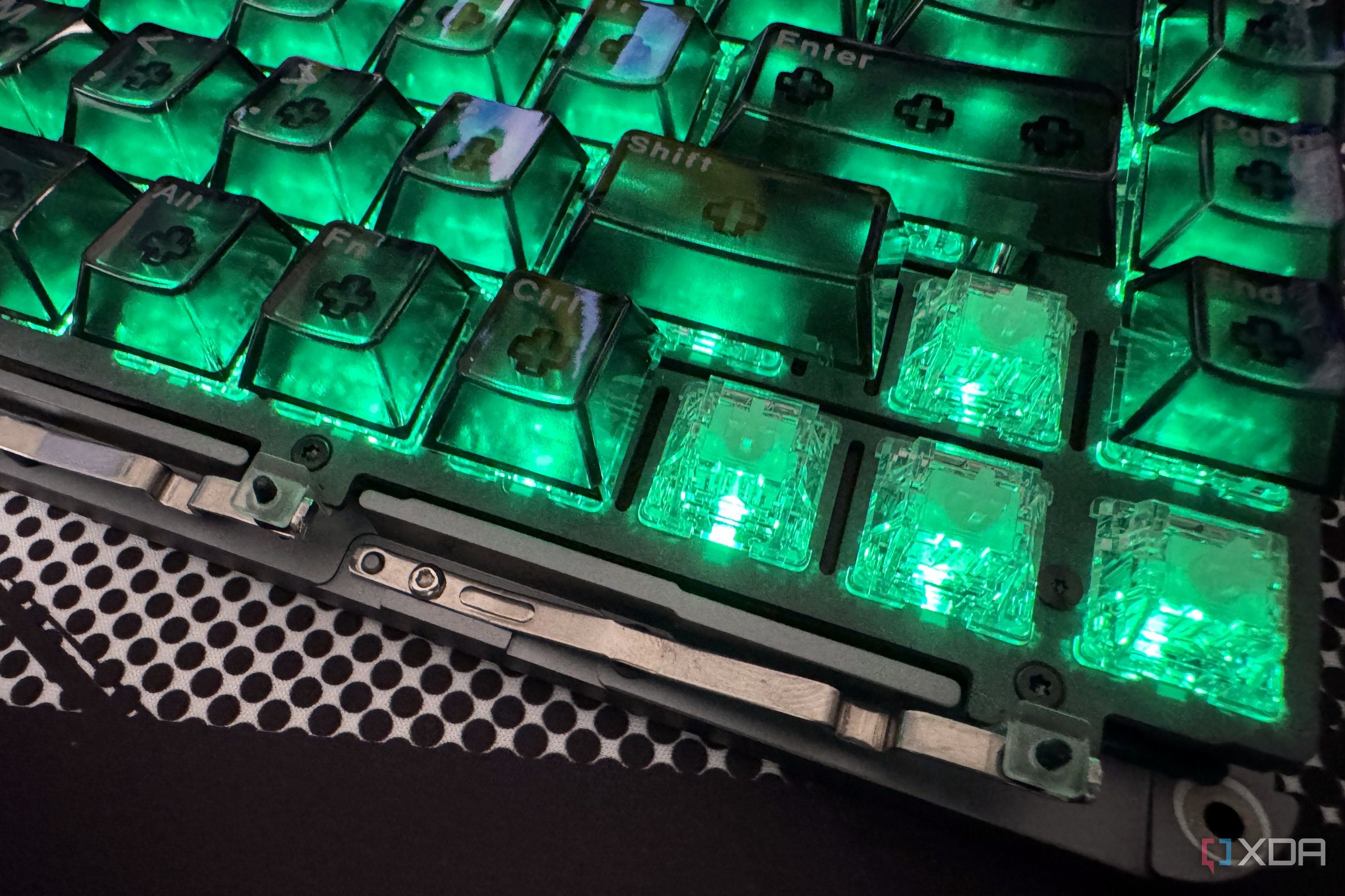 AM RGB 65 Mechanical Keyboard Review: A high-end 65% wireless keyboard ...
