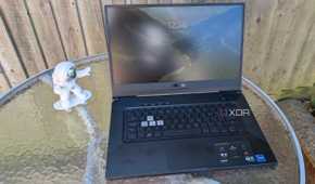 image of asus laptop showing windows 11 sleep screen