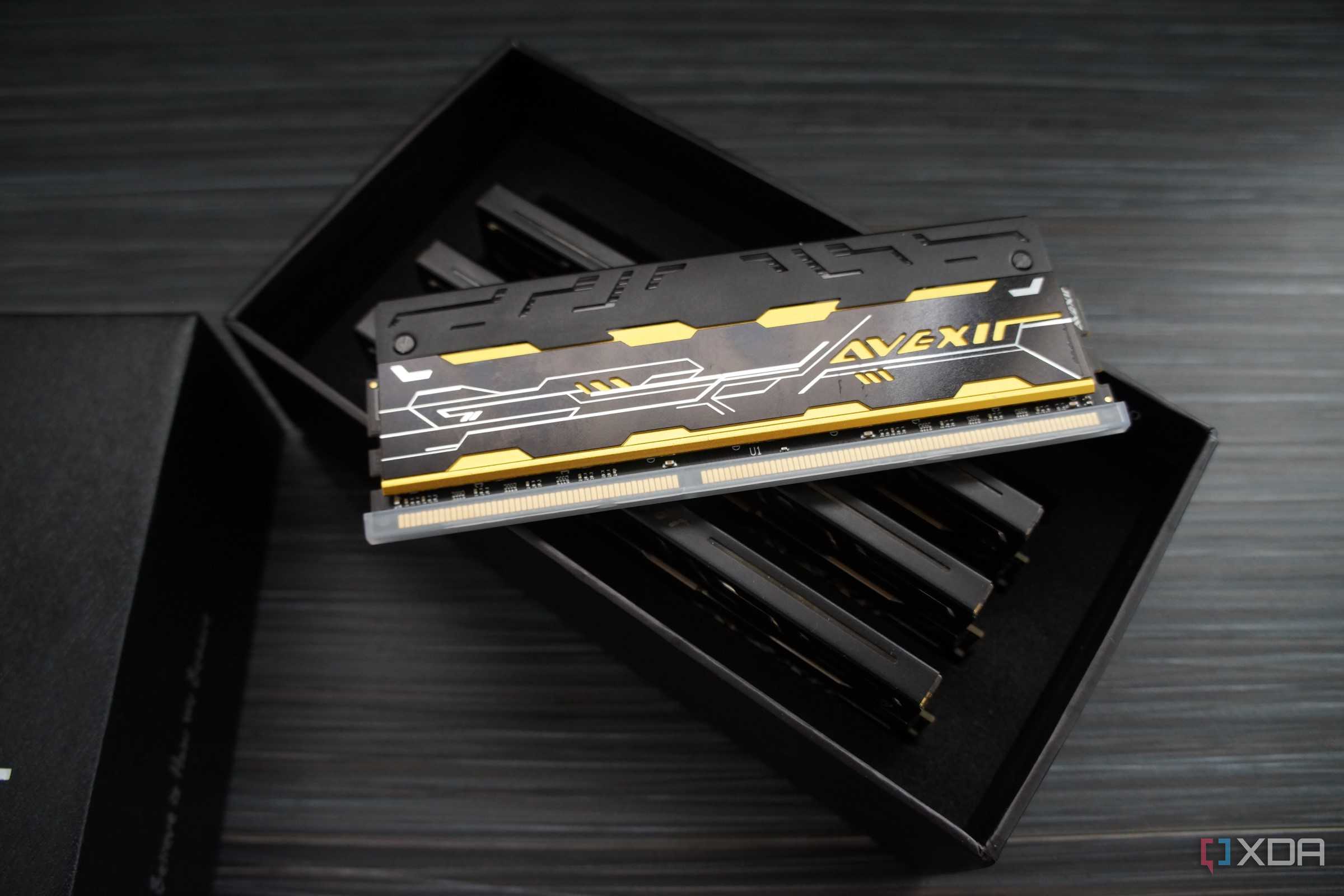 four ddr3 modules from avexir