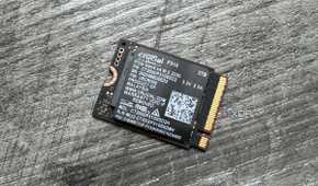 crucial p310 ssd on wood flooring