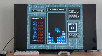 A TV displaying Tetris for the NES running in EmulationStation