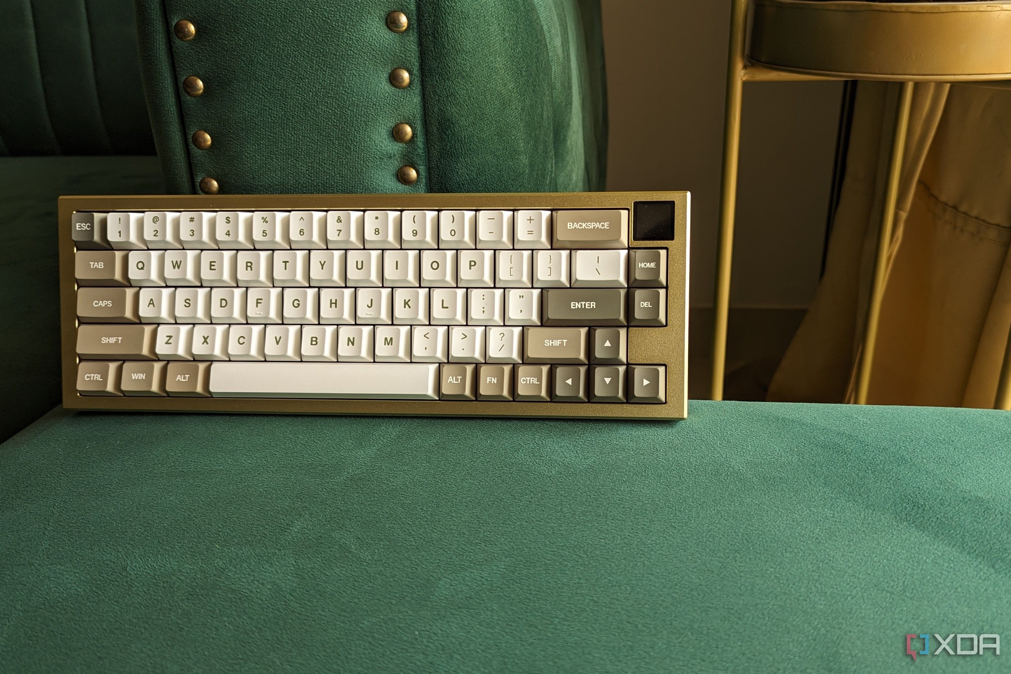 Epomaker MS68 review: Premium 65% aluminum goodness with an LCD