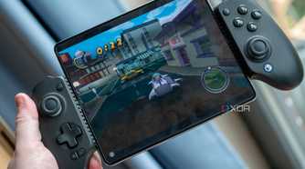GameSir G8+ being used with Samsung Galaxy Z Fold 5 to play The Simpsons Hit & Run