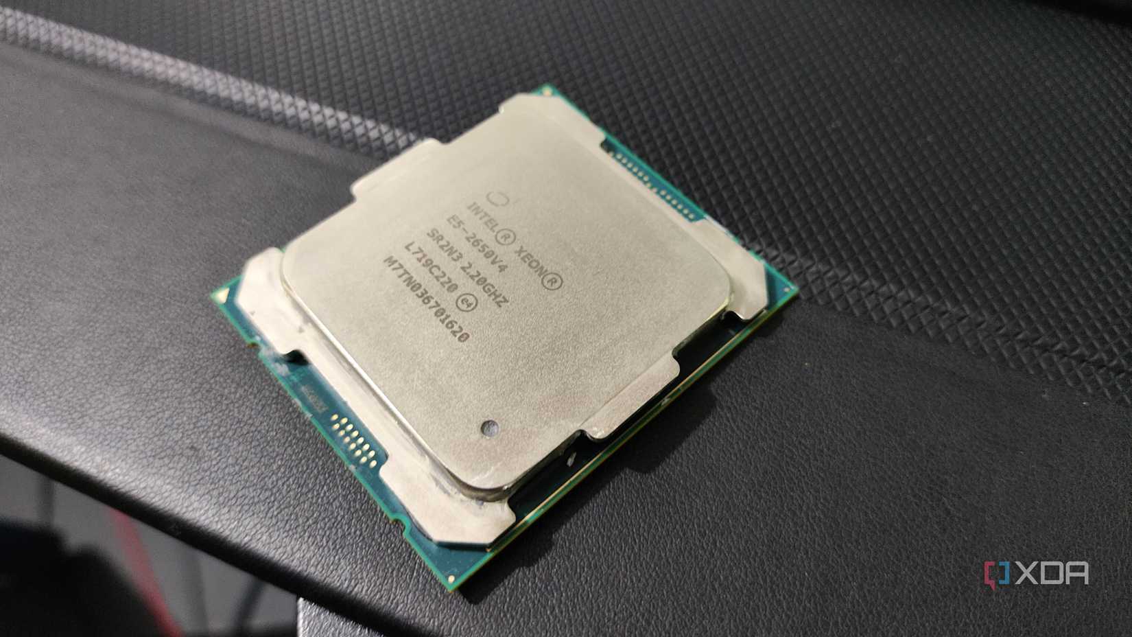 A server-grade Intel Xeon E5-2650 v4 processor