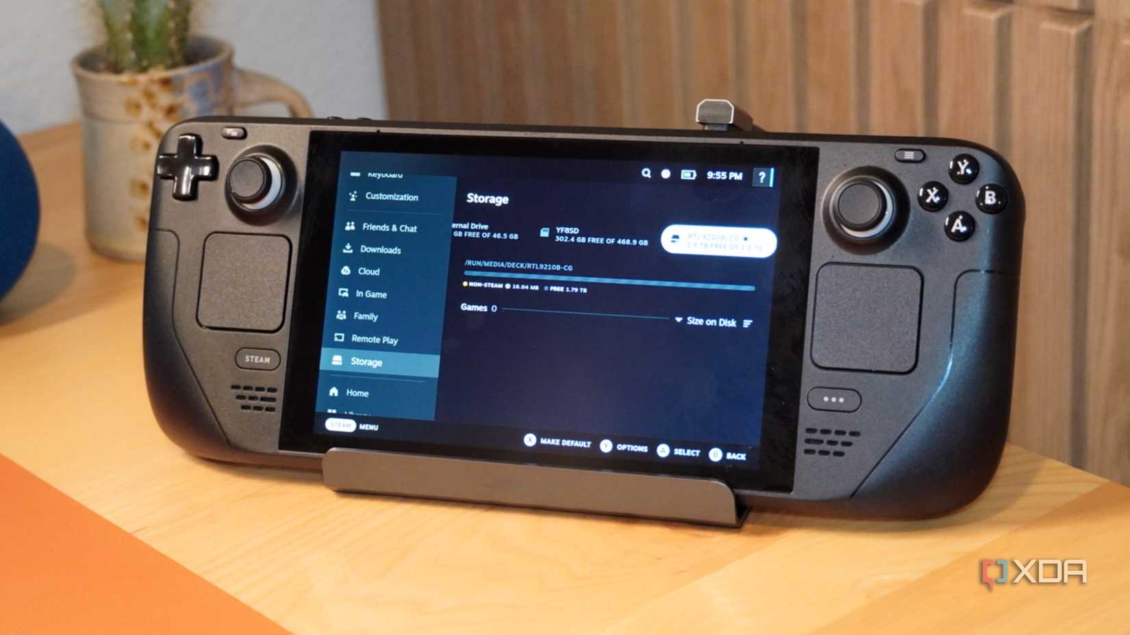 A Steam Deck on a Jsaux docking station.