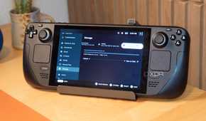 A Steam Deck on a Jsaux docking station.