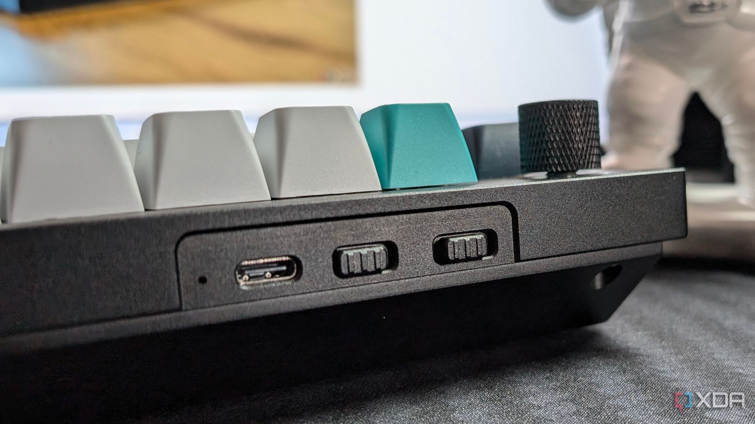Keychron Q65 Max wireless mechanical keyboard review: Knob and