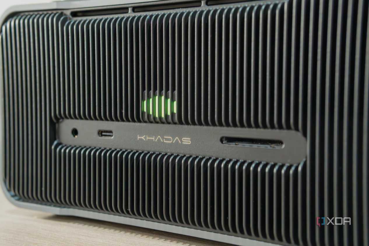 Close-up view of the ports on the front of the Khadas Mind Graphics