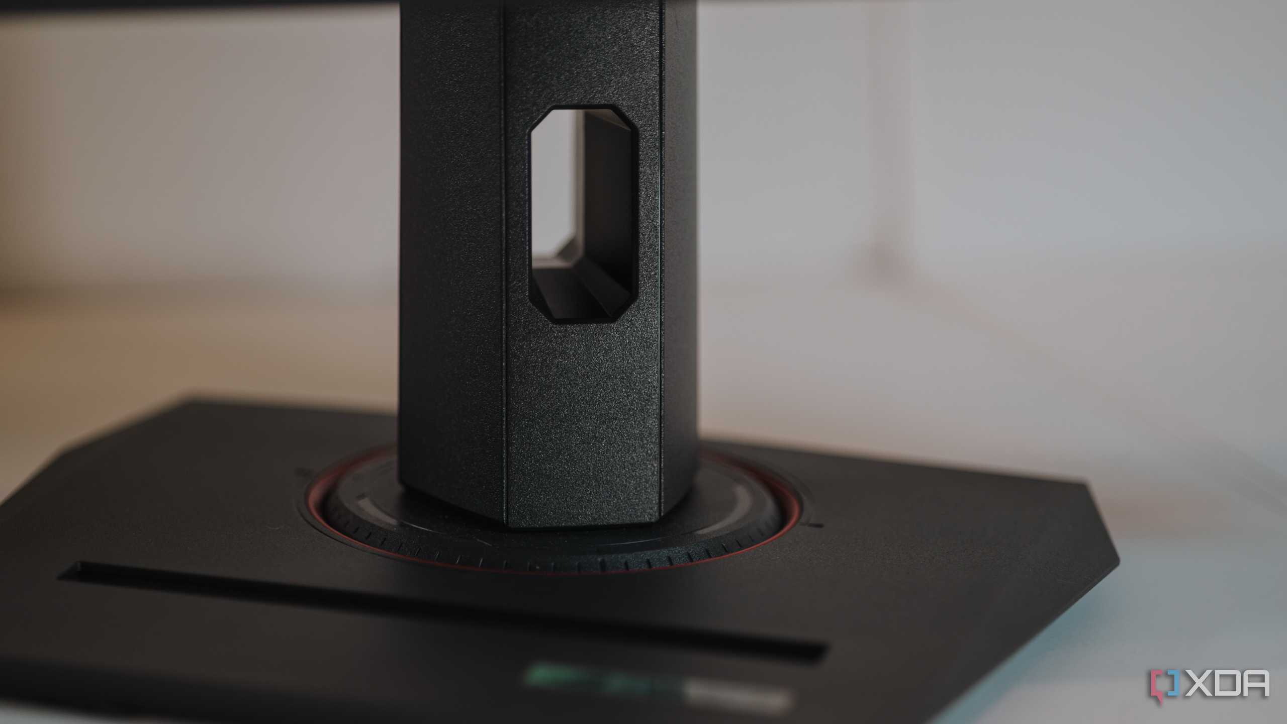 Front side of Asus ROG Strix XG27UCS gaming monitor stand